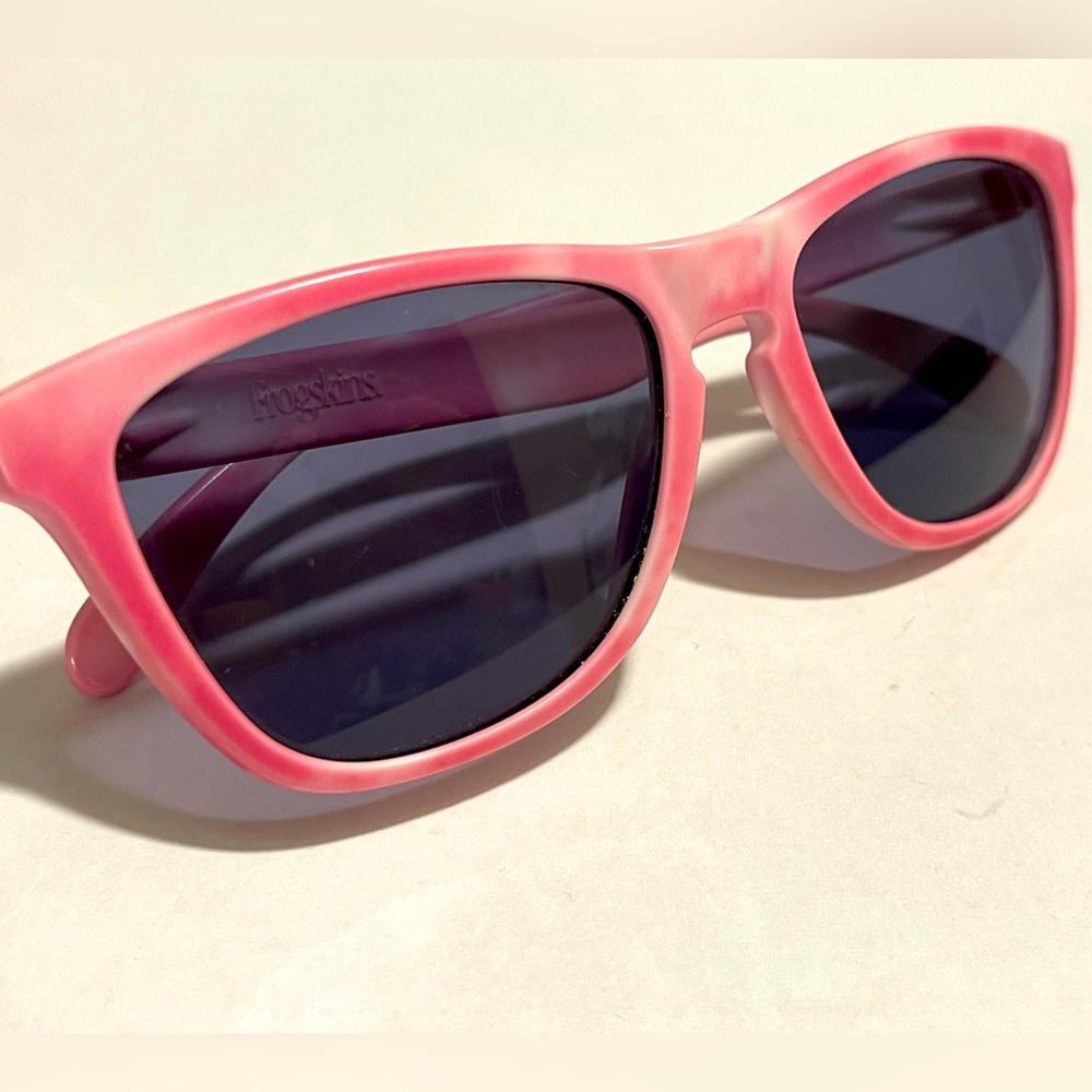 Wildberry n’Milk Oakley Frogskins Sunglasses RARE Iridium Grey Authentic